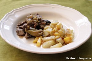 утка с черносливом и яблоками