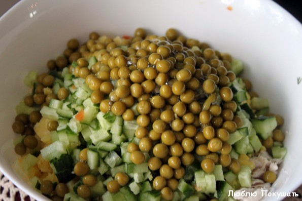 салат столичный с курицей фото
